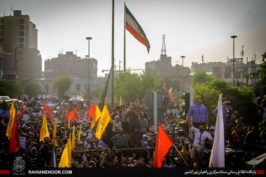تشییع باشکوه 270 شهید دفاع مقدس در تهران