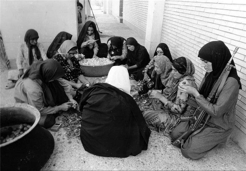 زنان کُرد، مدافعان پیشمرگان مسلمان در برابر ضد انقلاب شدند